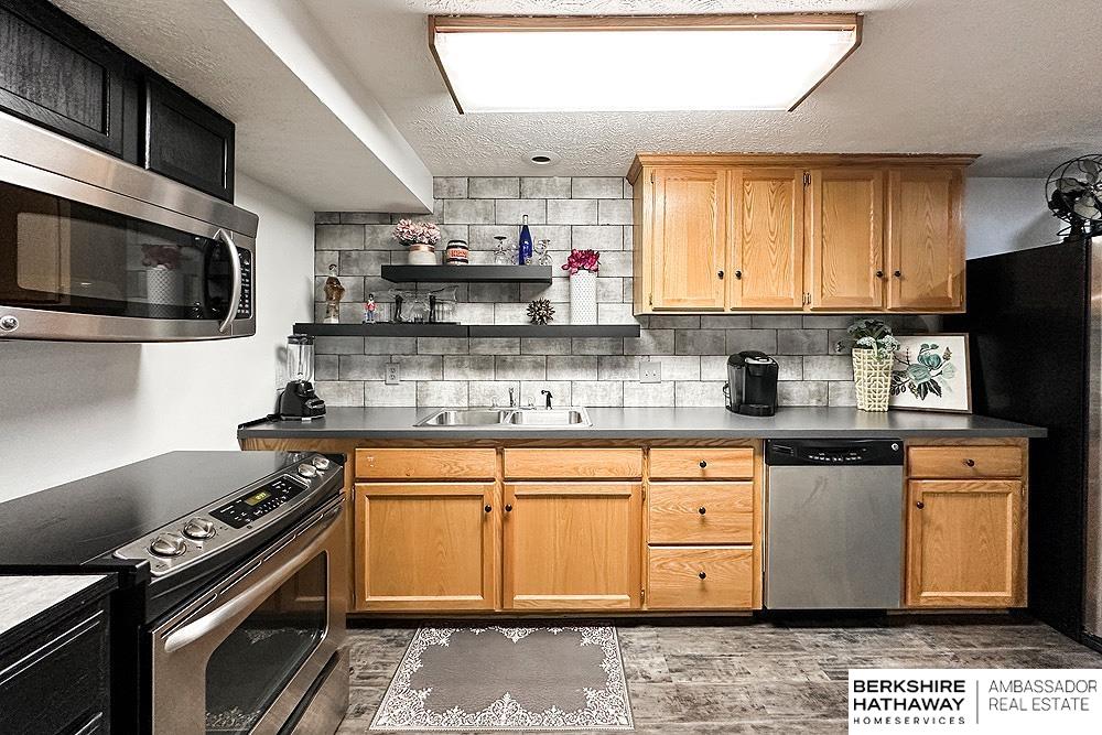 Omaha, Nebraska 68154, United States, 4 Bedrooms Bedrooms, ,2 BathroomsBathrooms,Residential,Active,187634