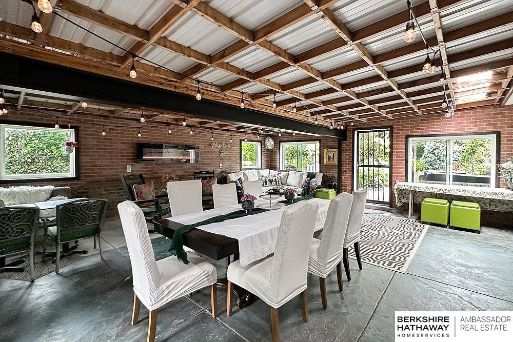 Omaha, Nebraska 68154, United States, 4 Bedrooms Bedrooms, ,2 BathroomsBathrooms,Residential,Active,187634