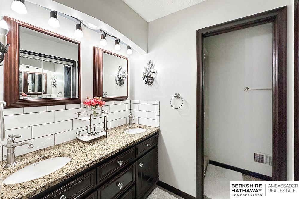 Omaha, Nebraska 68154, United States, 4 Bedrooms Bedrooms, ,2 BathroomsBathrooms,Residential,Active,187634