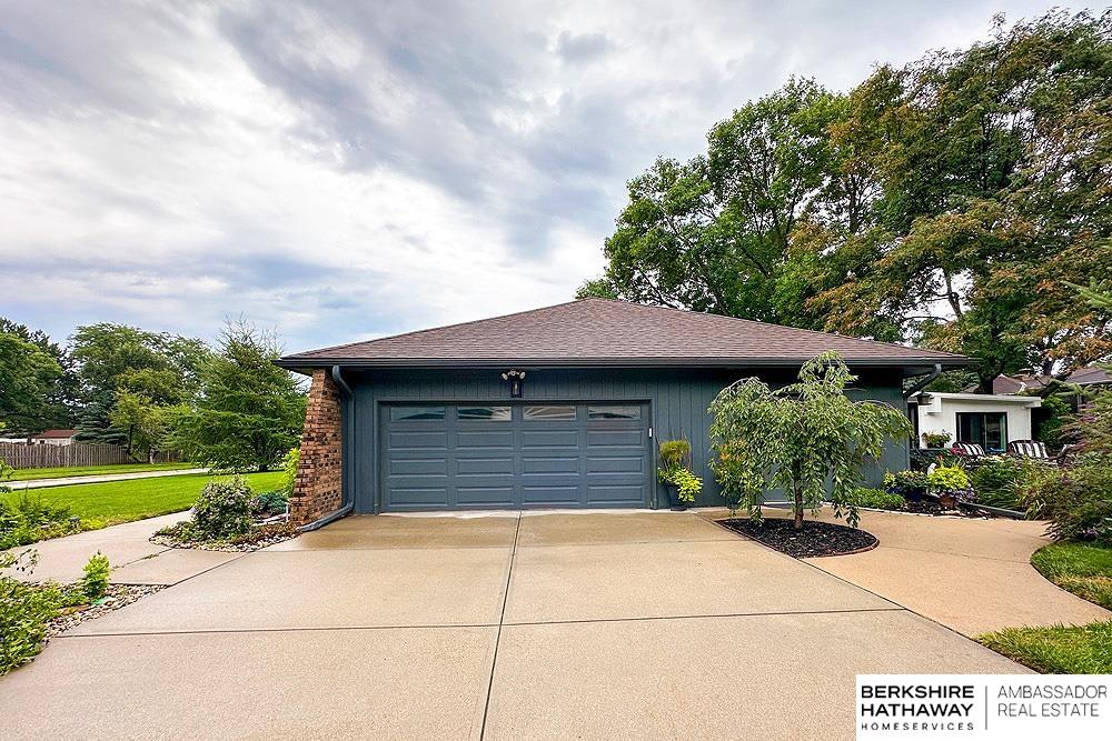 Omaha, Nebraska 68154, United States, 4 Bedrooms Bedrooms, ,2 BathroomsBathrooms,Residential,Active,187634