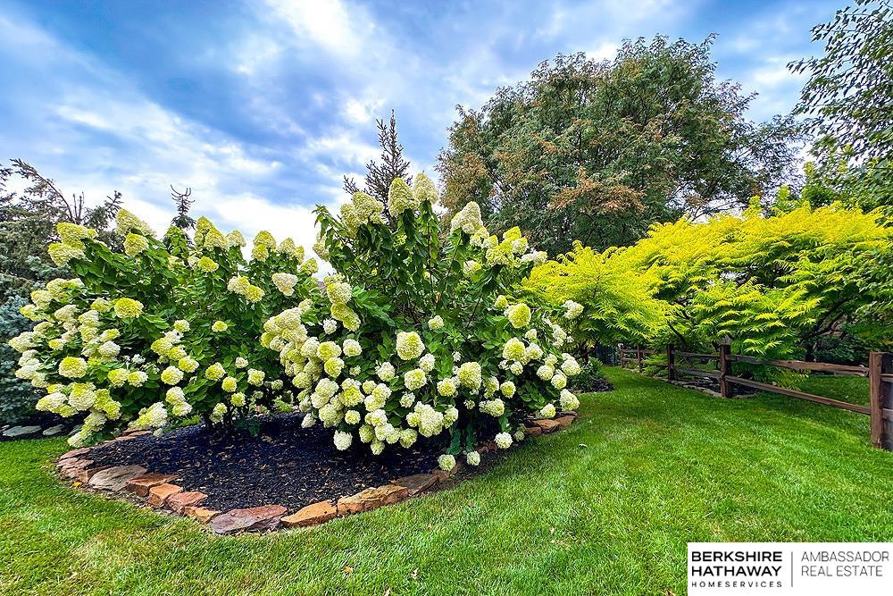 Omaha, Nebraska 68154, United States, 4 Bedrooms Bedrooms, ,2 BathroomsBathrooms,Residential,Active,187634