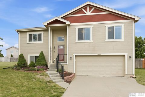 Photo of 16422 Portal Street, Omaha, NE 68136 (MLS # 22613694)