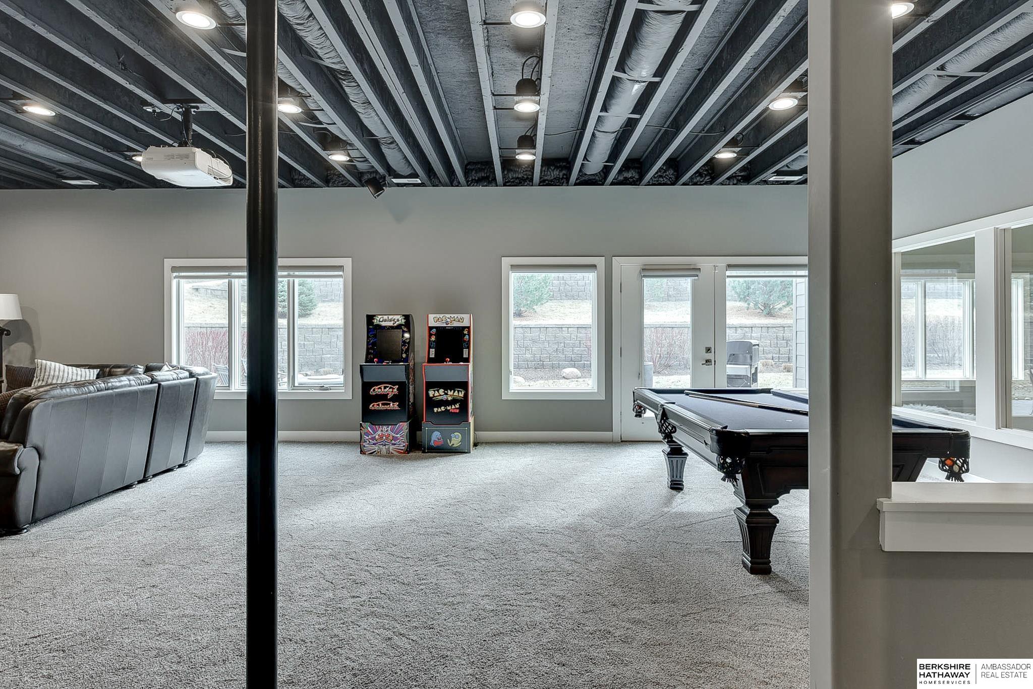 Elkhorn, Nebraska 68022, United States, 5 Bedrooms Bedrooms, ,4 BathroomsBathrooms,Residential,Active,121737