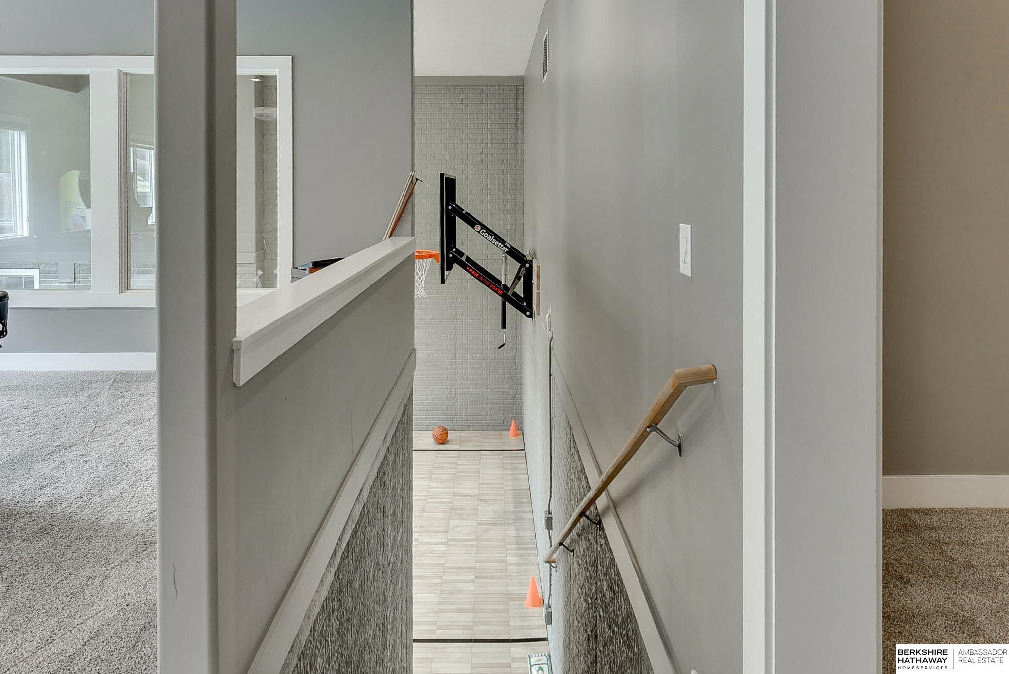 Elkhorn, Nebraska 68022, United States, 5 Bedrooms Bedrooms, ,4 BathroomsBathrooms,Residential,Active,121737