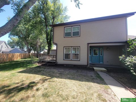 Photo of 841 S Country Club Drive, York, NE 68467 (MLS # 22606474)
