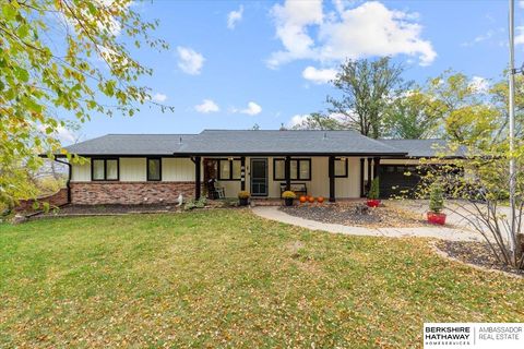 Photo of 444 Skyline Drive, Elkhorn, NE 68022 (MLS # 22601311)