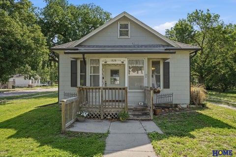 Photo of 1828 N 30th Street, Lincoln, NE 68503 (MLS # 22619352)