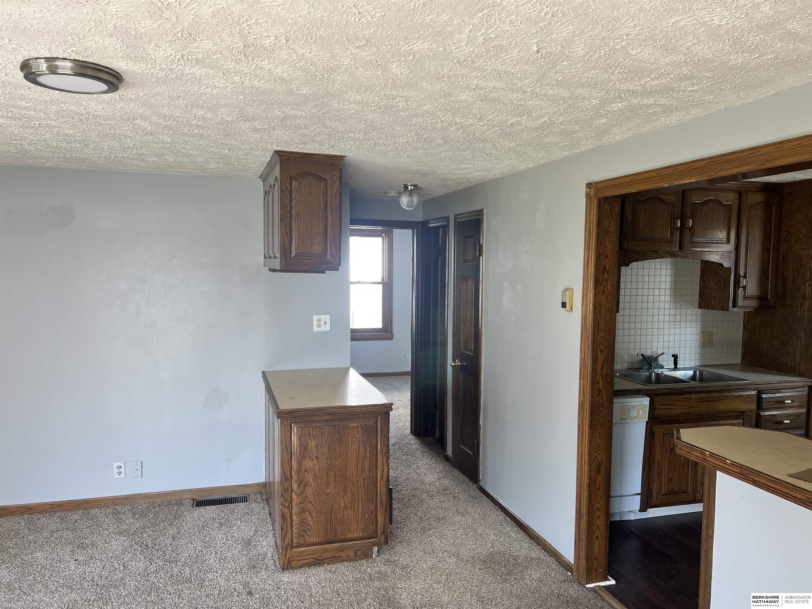 Omaha, Nebraska 68106, United States, 2 Bedrooms Bedrooms, ,2 BathroomsBathrooms,Residential,Active,151643