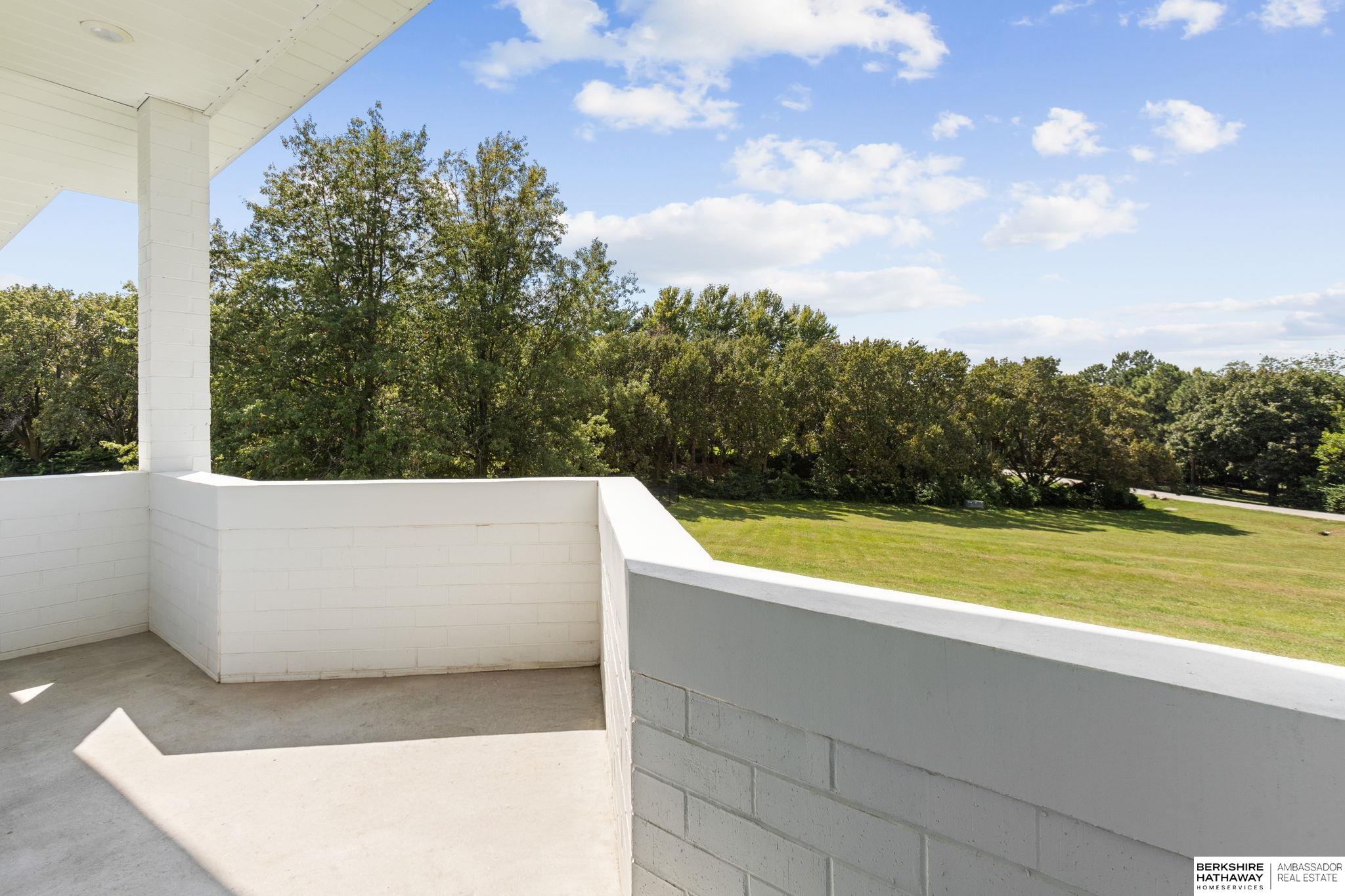 Lincoln, Nebraska 68516, United States, 5 Bedrooms Bedrooms, ,6 BathroomsBathrooms,Residential,Pending,203898