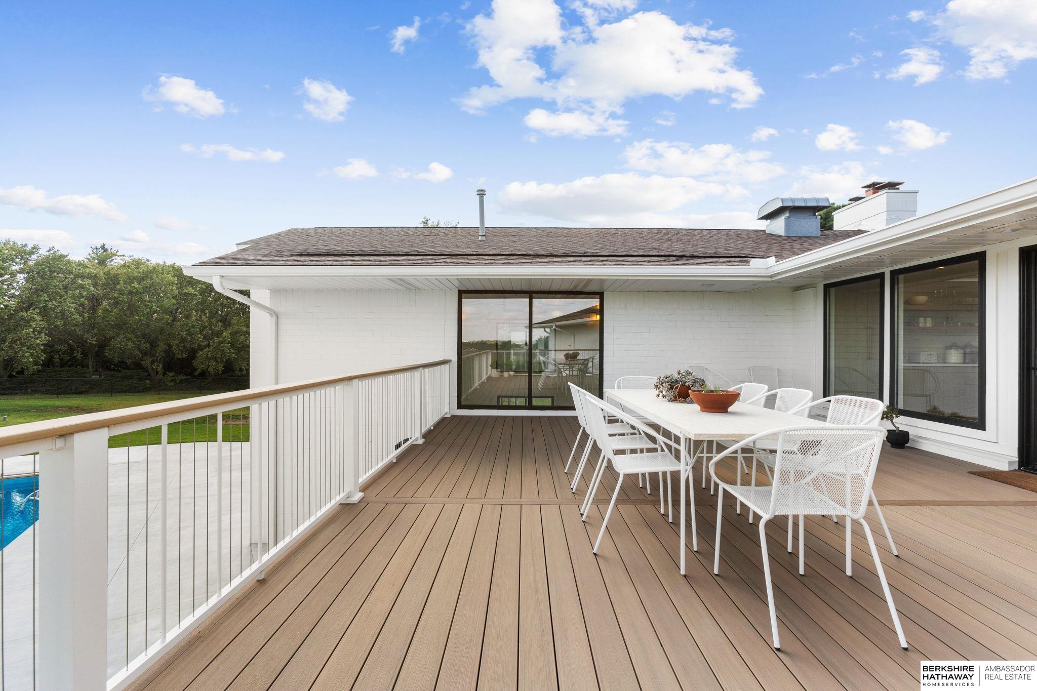 Lincoln, Nebraska 68516, United States, 5 Bedrooms Bedrooms, ,6 BathroomsBathrooms,Residential,Pending,203898