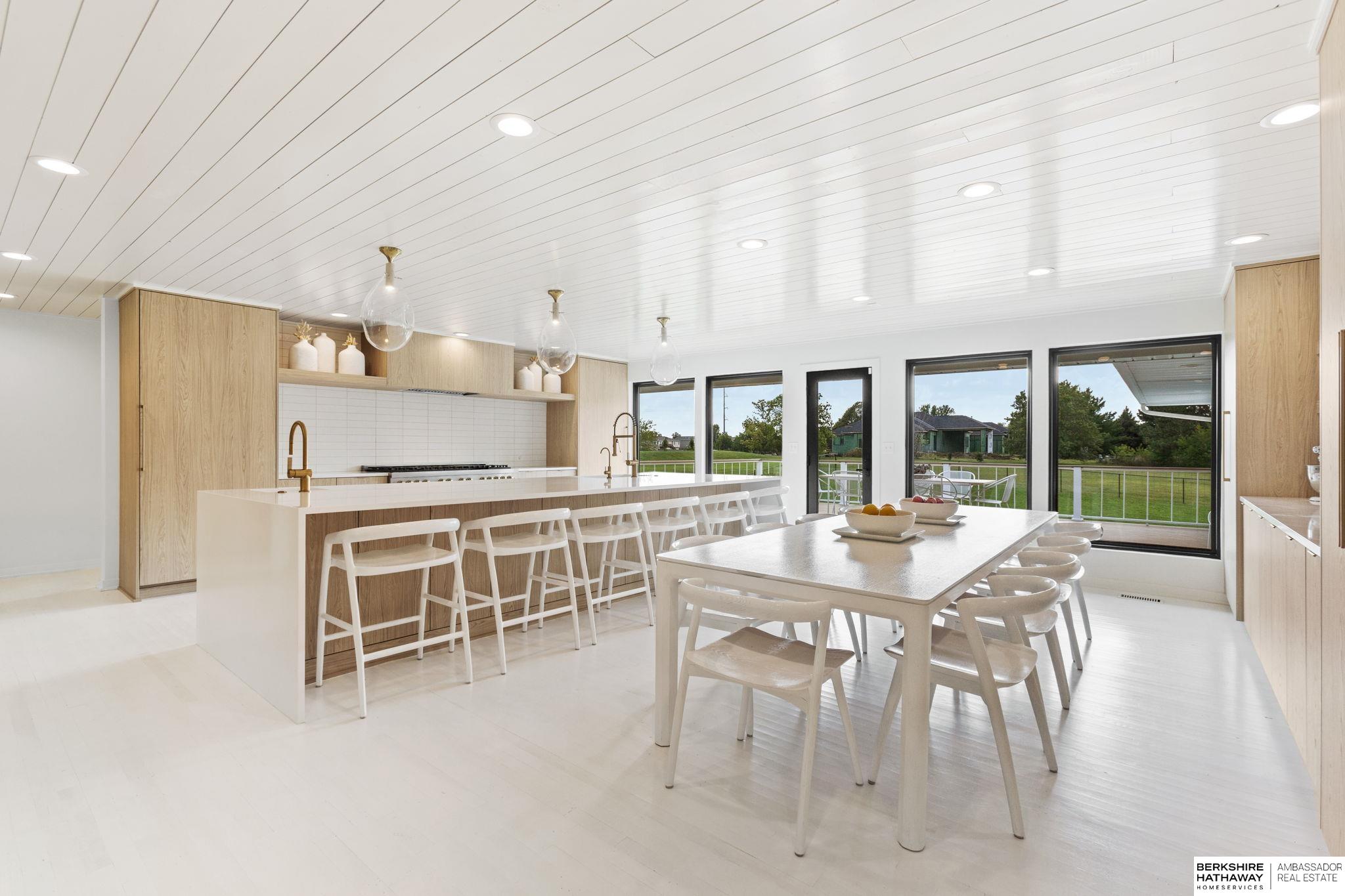 Lincoln, Nebraska 68516, United States, 5 Bedrooms Bedrooms, ,6 BathroomsBathrooms,Residential,Pending,203898