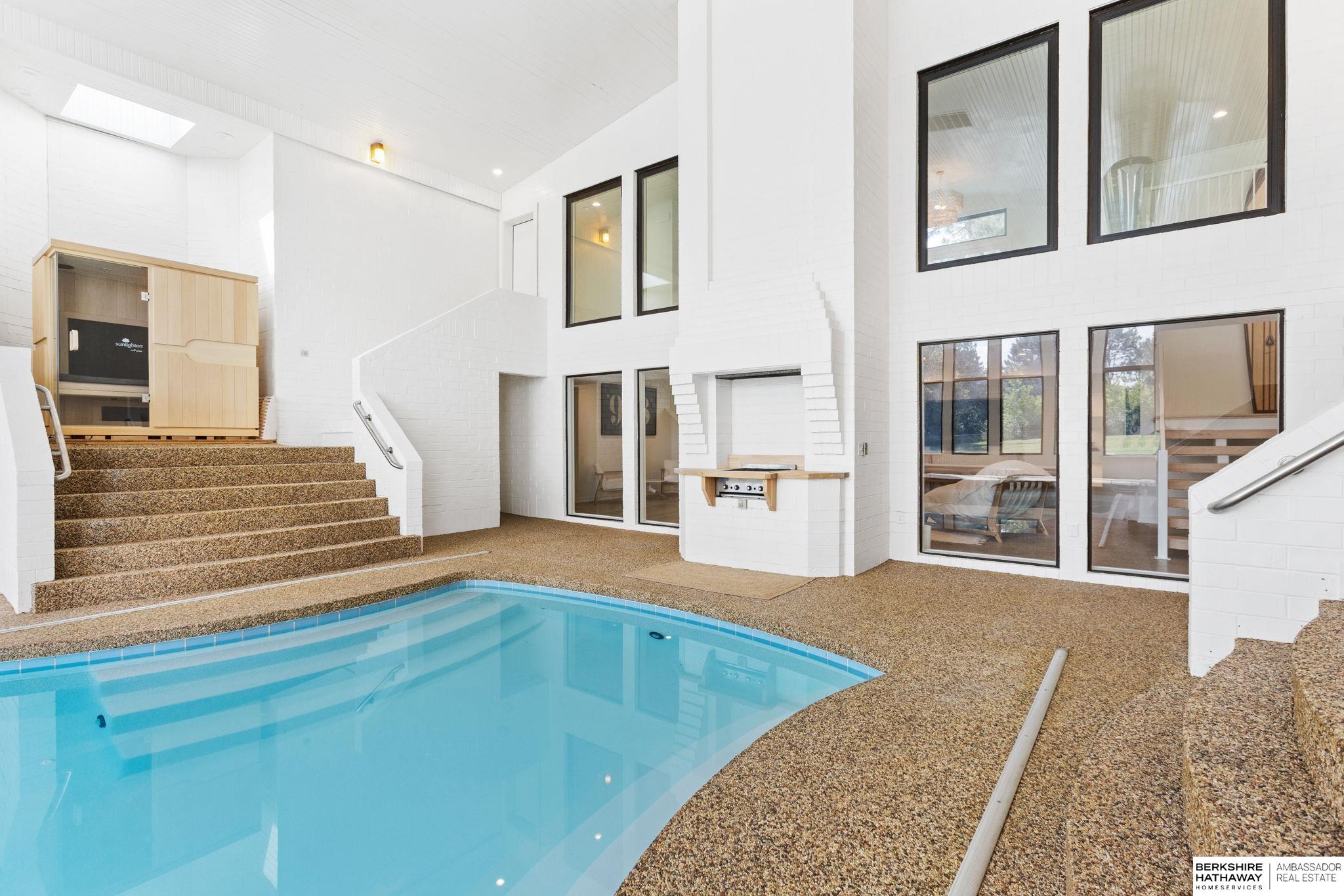 Lincoln, Nebraska 68516, United States, 5 Bedrooms Bedrooms, ,6 BathroomsBathrooms,Residential,Pending,203898