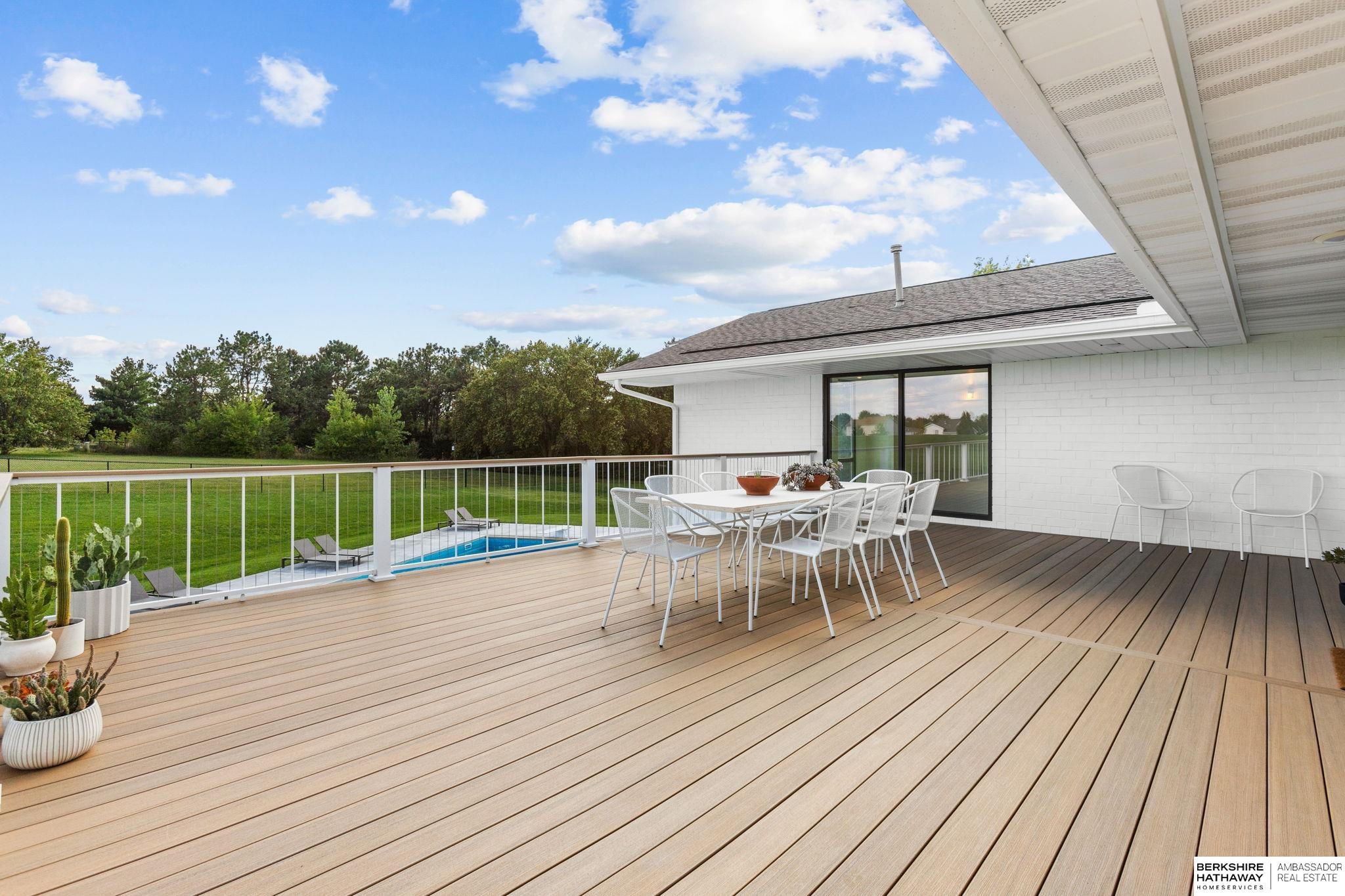 Lincoln, Nebraska 68516, United States, 5 Bedrooms Bedrooms, ,6 BathroomsBathrooms,Residential,Pending,203898