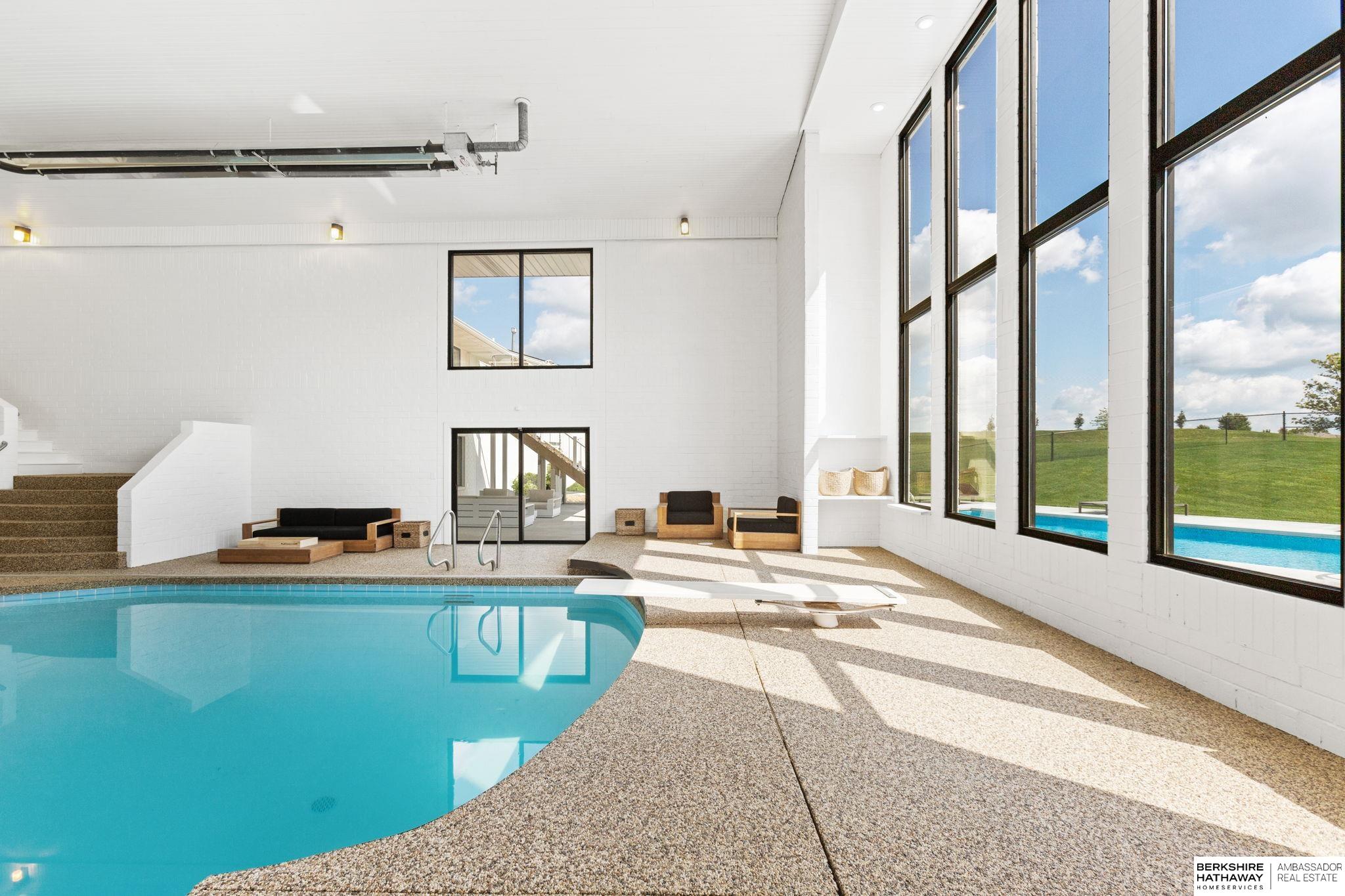 Lincoln, Nebraska 68516, United States, 5 Bedrooms Bedrooms, ,6 BathroomsBathrooms,Residential,Pending,203898