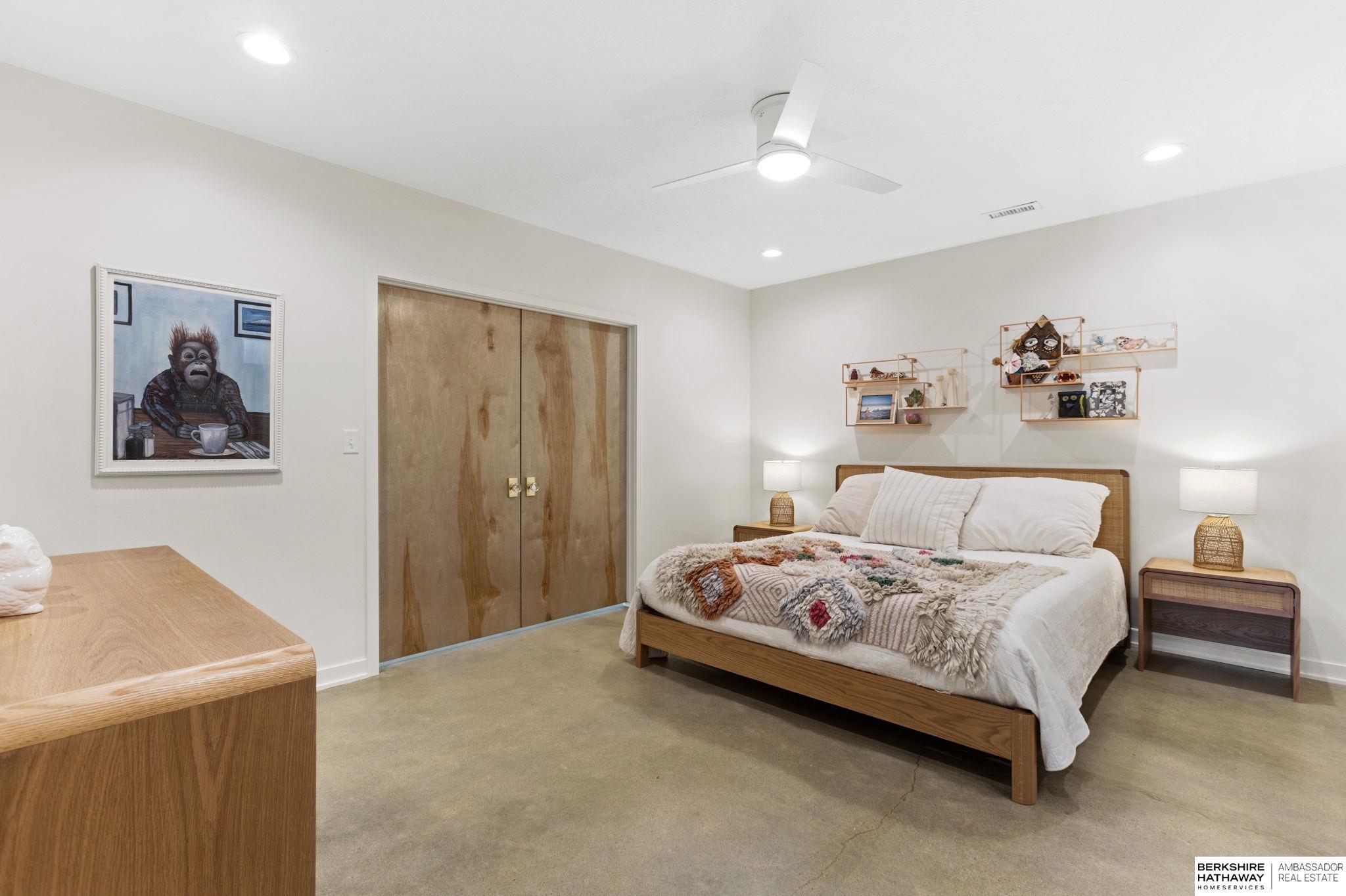 Lincoln, Nebraska 68516, United States, 5 Bedrooms Bedrooms, ,6 BathroomsBathrooms,Residential,Pending,203898