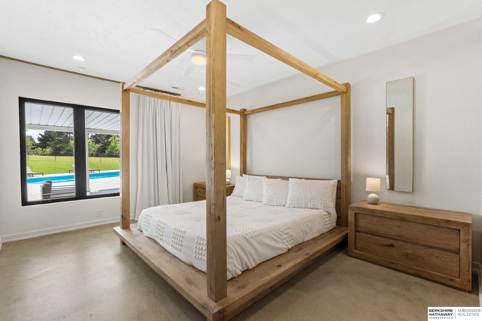 Lincoln, Nebraska 68516, United States, 5 Bedrooms Bedrooms, ,6 BathroomsBathrooms,Residential,Pending,203898