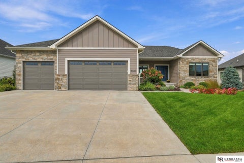 Photo of 9200 Rattlesnake Road, Lincoln, NE 68520 (MLS # 22628574)