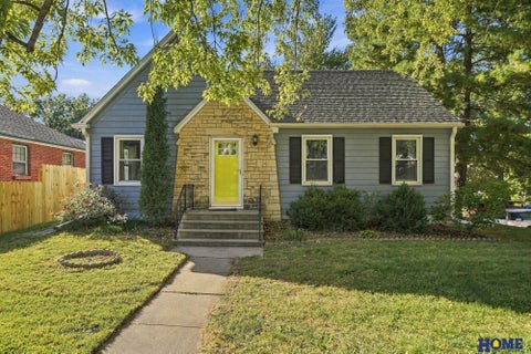 Photo of 2501 S 34th Street, Lincoln, NE 68506 (MLS # 22630429)