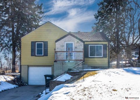 Photo of 4157 N 59th Circle, Omaha, NE 68104 (MLS # 22605521)