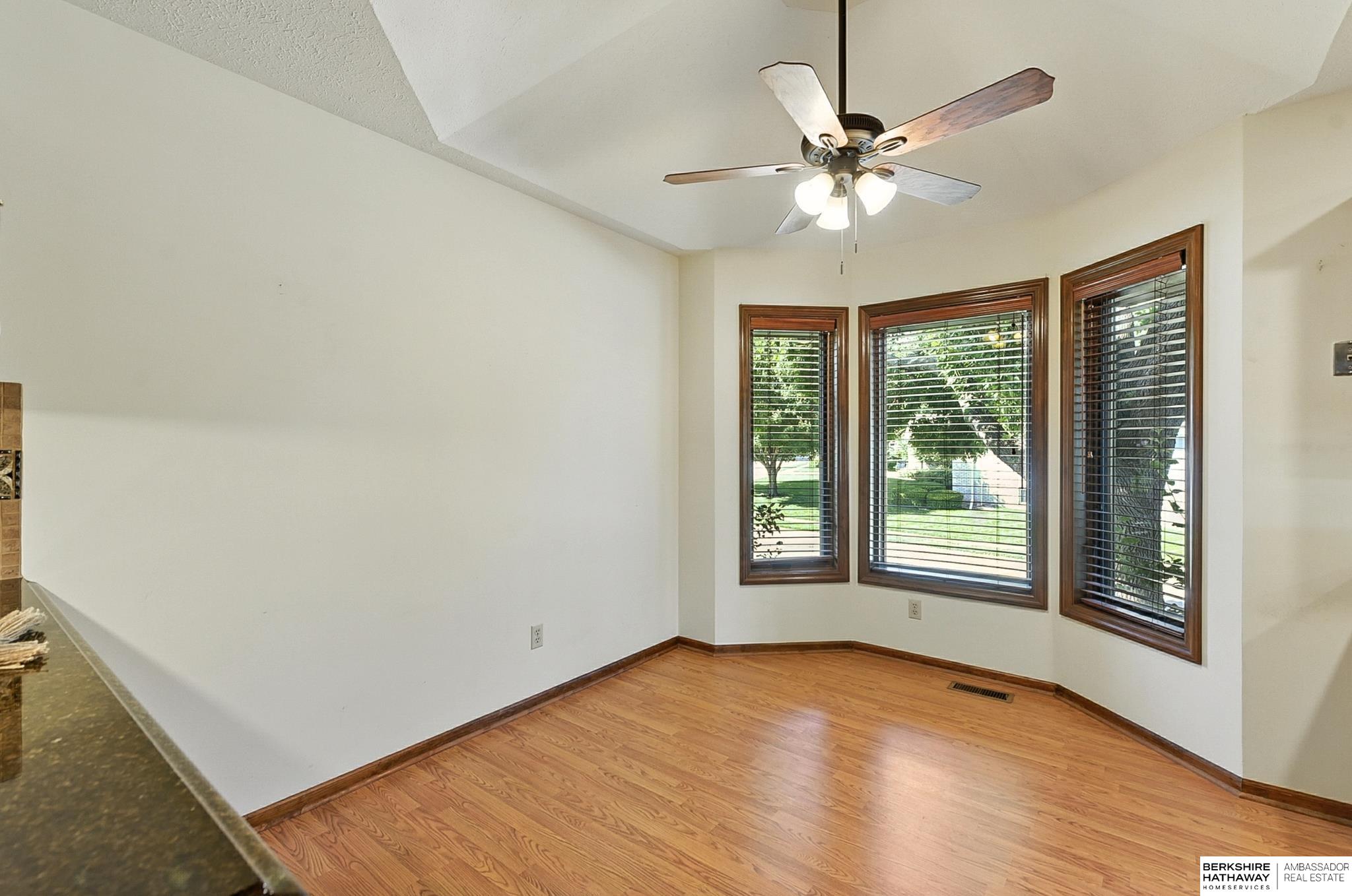 Omaha, Nebraska 68164, United States, 3 Bedrooms Bedrooms, ,3 BathroomsBathrooms,Residential,Active,205446