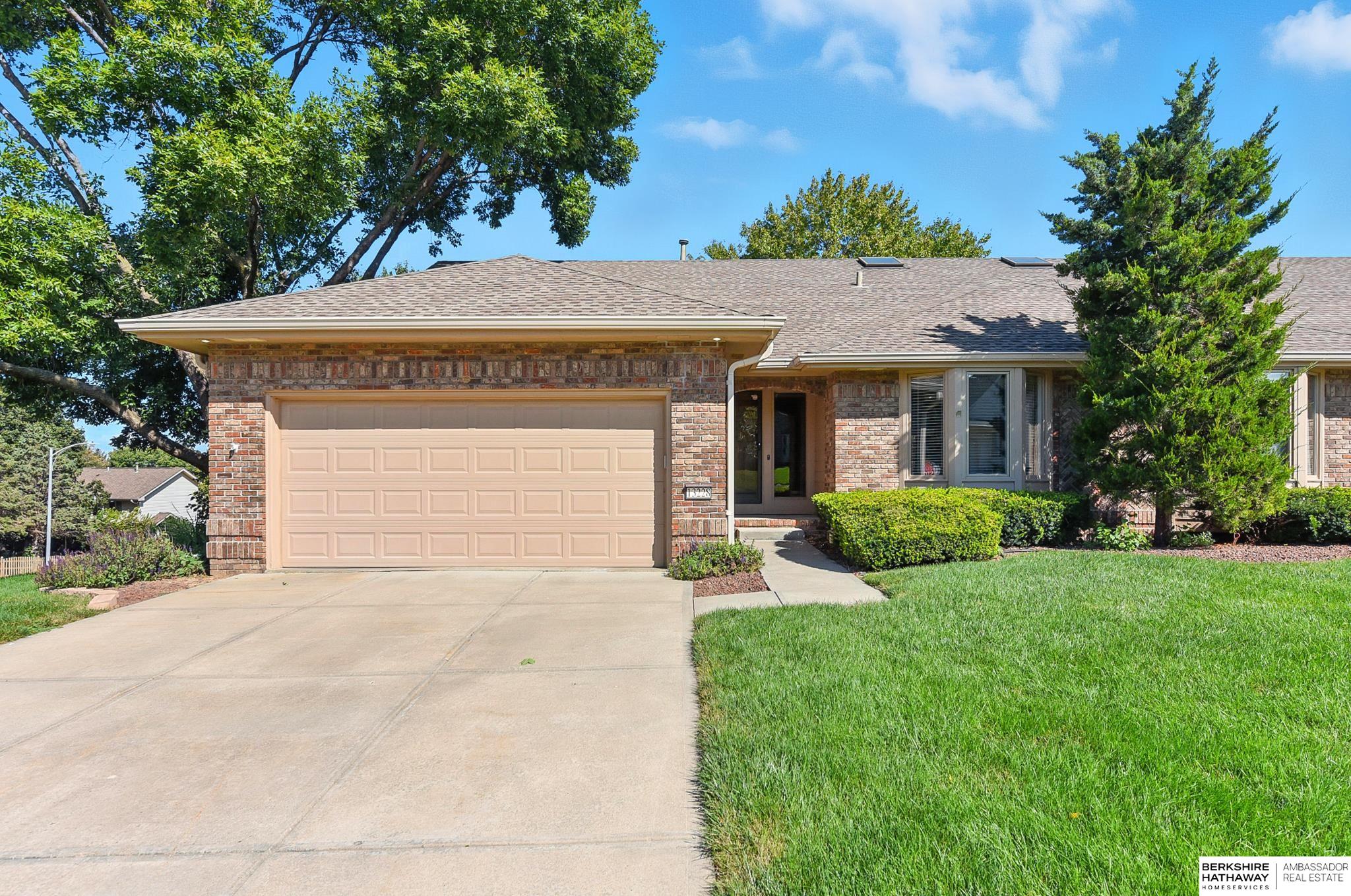 Omaha, Nebraska 68164, United States, 3 Bedrooms Bedrooms, ,3 BathroomsBathrooms,Residential,Active,205446