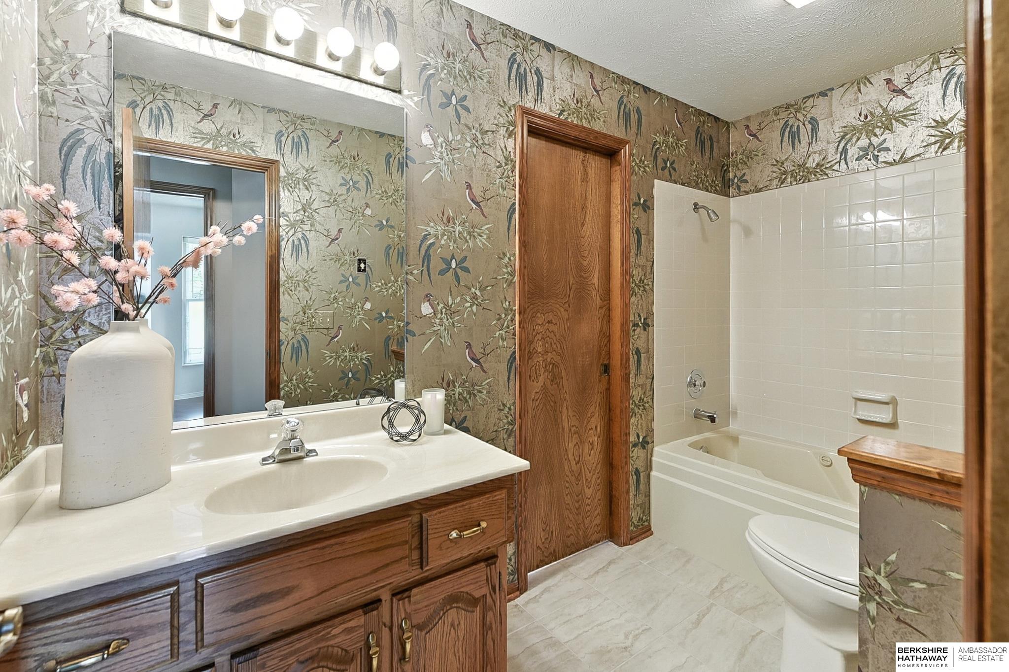 Omaha, Nebraska 68164, United States, 3 Bedrooms Bedrooms, ,3 BathroomsBathrooms,Residential,Active,205446