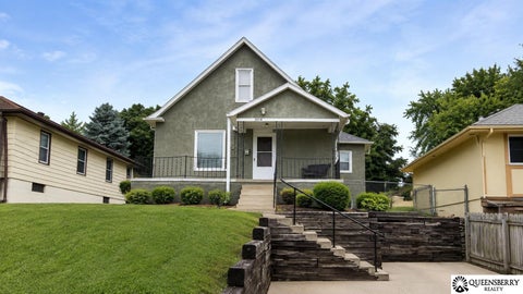 Photo of 3814 Gordon Street, Omaha, NE 68105 (MLS # 22622013)