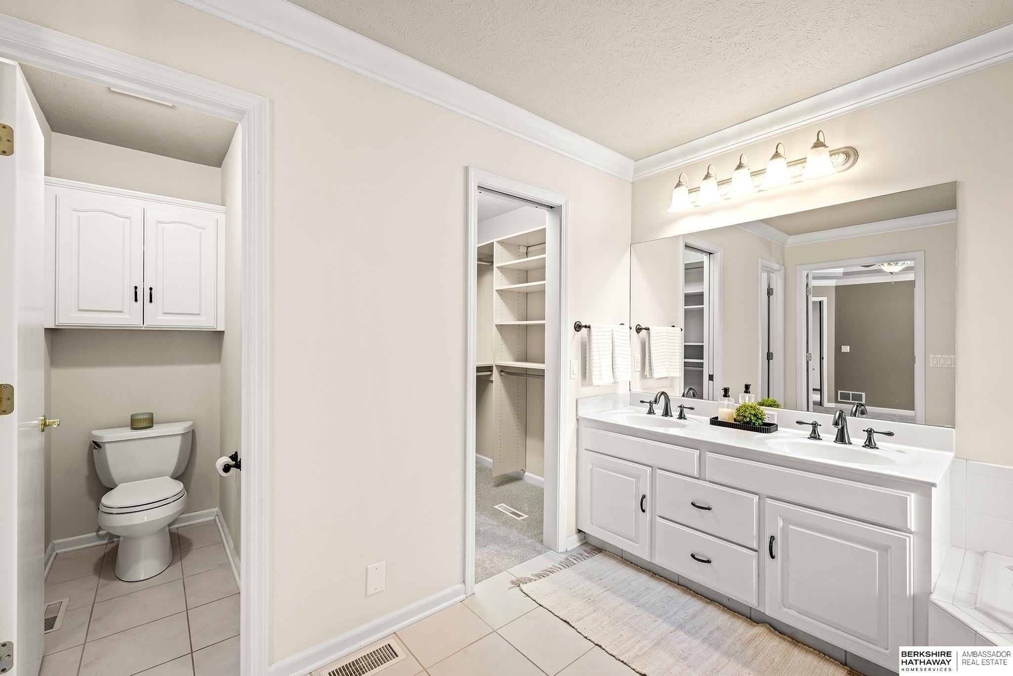 Omaha, Nebraska 68130, United States, 3 Bedrooms Bedrooms, ,3 BathroomsBathrooms,Residential,Active,228340