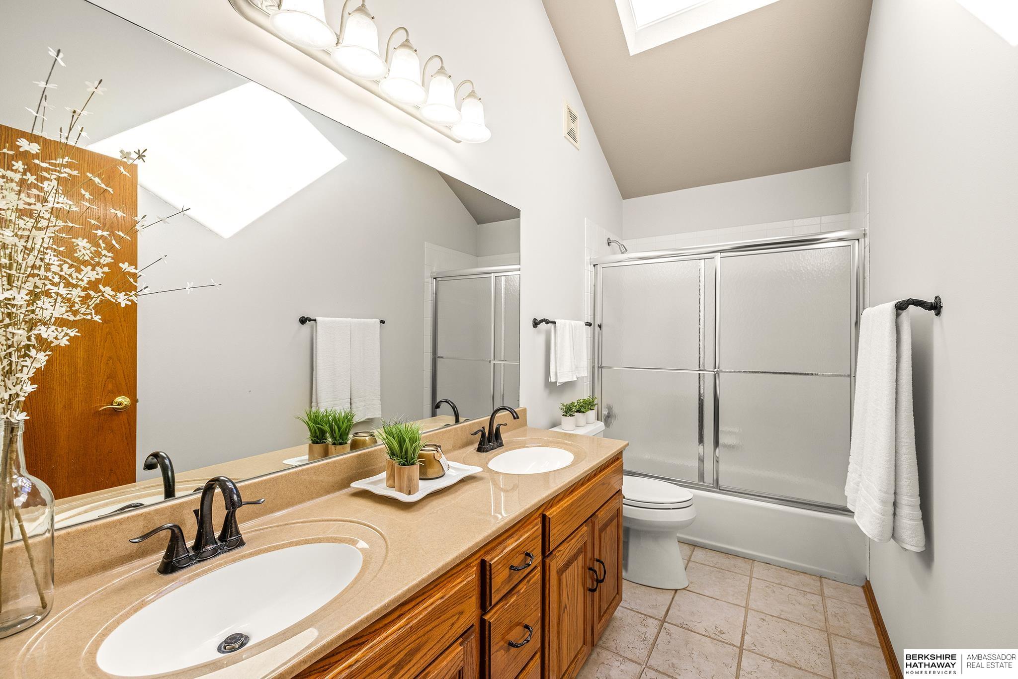 Omaha, Nebraska 68130, United States, 3 Bedrooms Bedrooms, ,3 BathroomsBathrooms,Residential,Active,228340