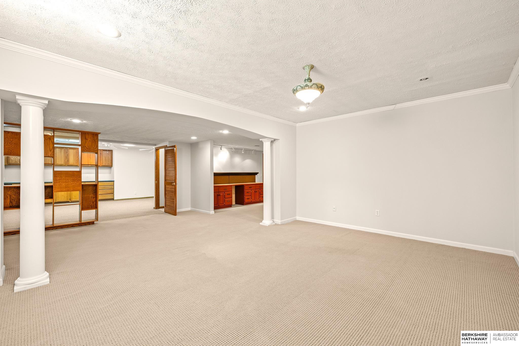 Omaha, Nebraska 68130, United States, 3 Bedrooms Bedrooms, ,3 BathroomsBathrooms,Residential,Active,228340