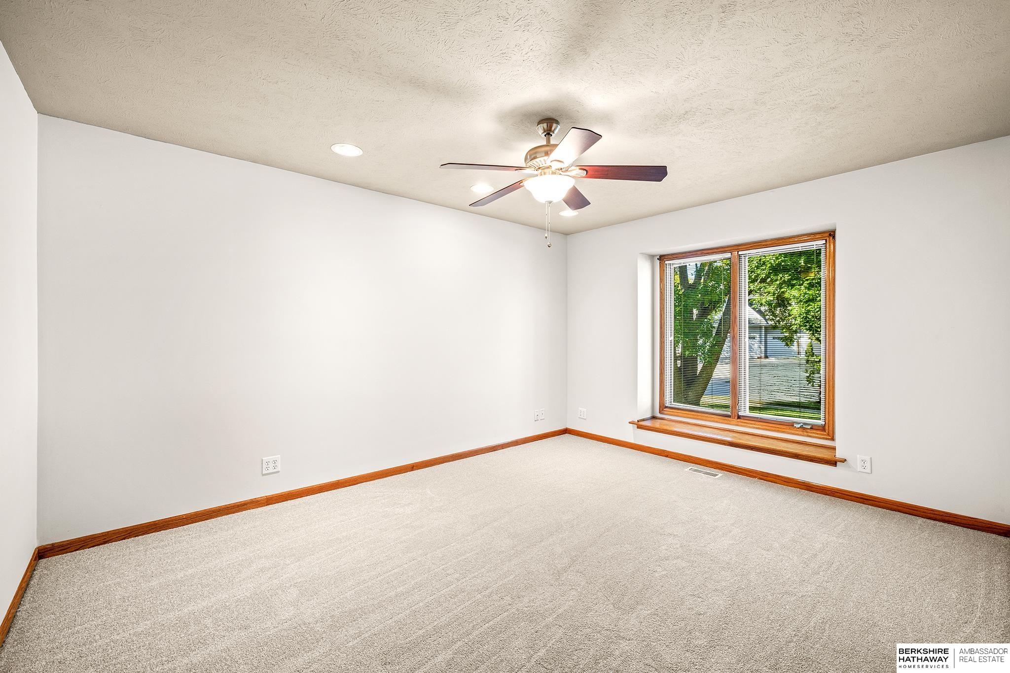 Omaha, Nebraska 68130, United States, 3 Bedrooms Bedrooms, ,3 BathroomsBathrooms,Residential,Active,228340