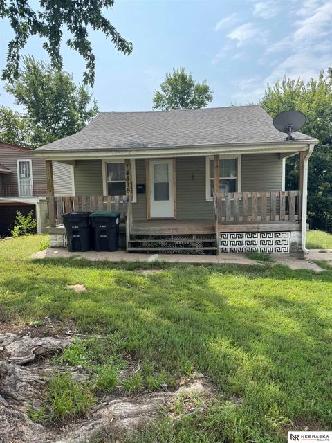 Photo of 4319 Larimore Avenue, Omaha, NE 68111 (MLS # 22525344)