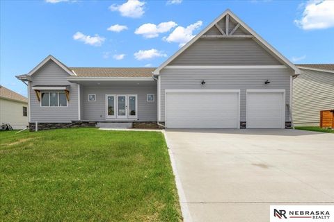 Photo of 808 Grandview Drive, Louisville, NE 68037 (MLS # 22613700)