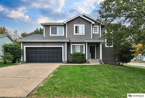 Photo of 14633 Larimore Avenue, Omaha, NE 68116 (MLS # 22601453)