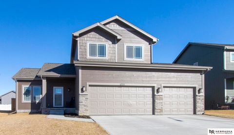 Photo of 21212 Madison Street, Elkhorn, NE 68022 (MLS # 22604792)