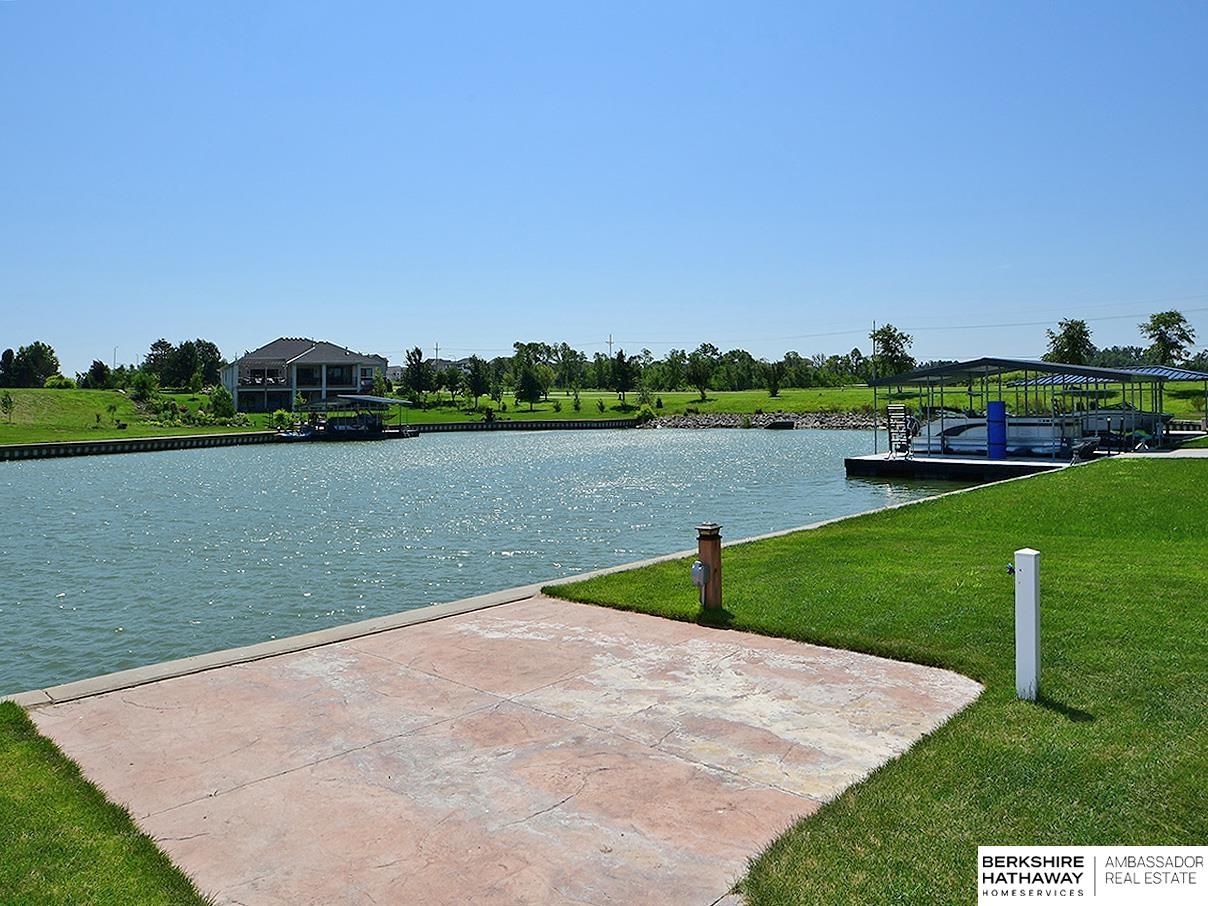 Bennington, Nebraska 68007, United States, 5 Bedrooms Bedrooms, ,5 BathroomsBathrooms,Residential,Pending,180300