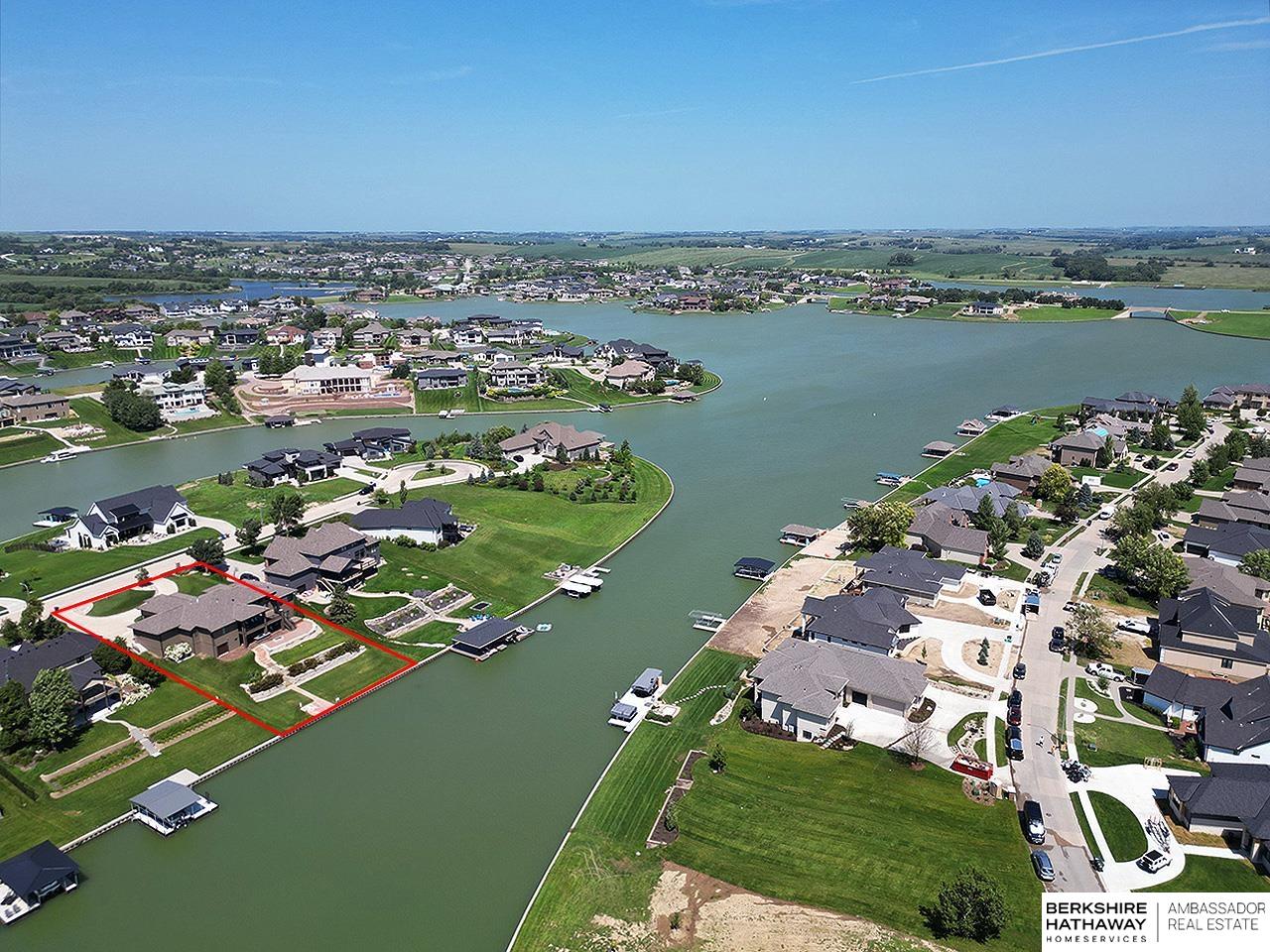 Bennington, Nebraska 68007, United States, 5 Bedrooms Bedrooms, ,5 BathroomsBathrooms,Residential,Pending,180300