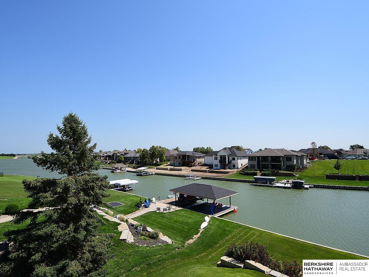 Bennington, Nebraska 68007, United States, 5 Bedrooms Bedrooms, ,5 BathroomsBathrooms,Residential,Pending,180300