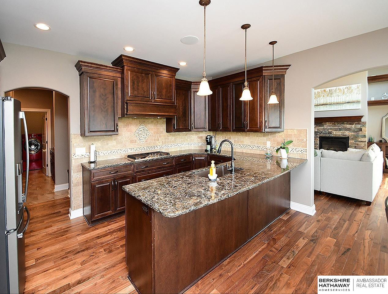 Bennington, Nebraska 68007, United States, 5 Bedrooms Bedrooms, ,5 BathroomsBathrooms,Residential,Pending,180300