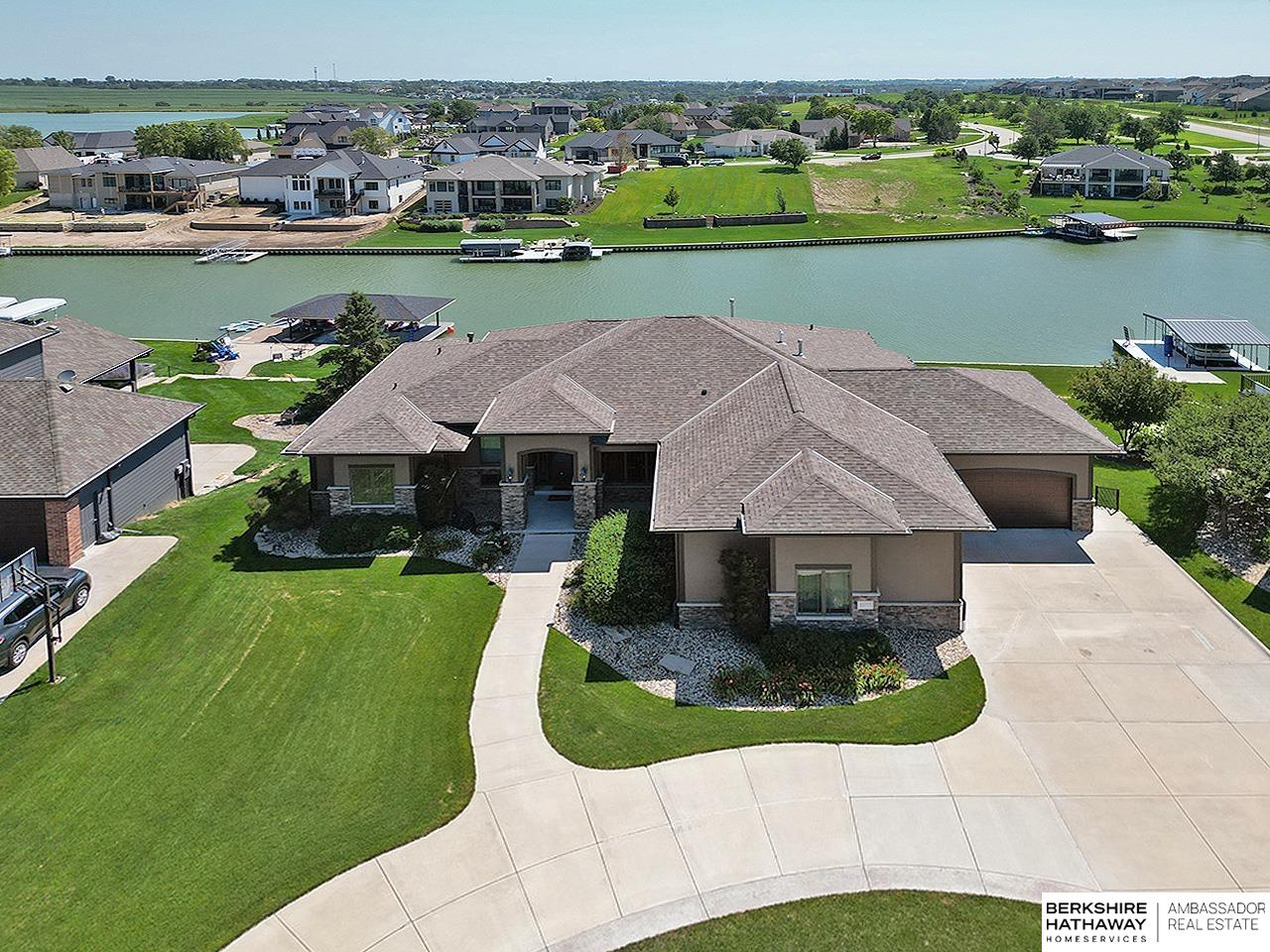 Bennington, Nebraska 68007, United States, 5 Bedrooms Bedrooms, ,5 BathroomsBathrooms,Residential,Pending,180300