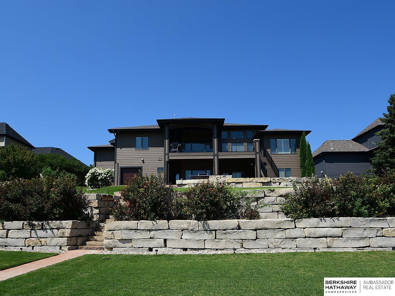 Bennington, Nebraska 68007, United States, 5 Bedrooms Bedrooms, ,5 BathroomsBathrooms,Residential,Pending,180300