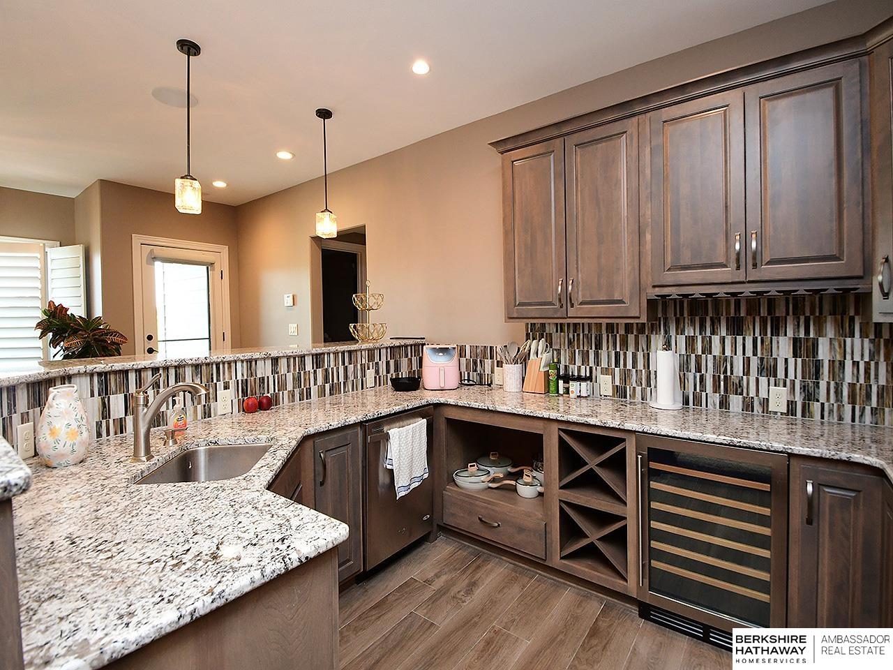 Bennington, Nebraska 68007, United States, 5 Bedrooms Bedrooms, ,5 BathroomsBathrooms,Residential,Pending,180300