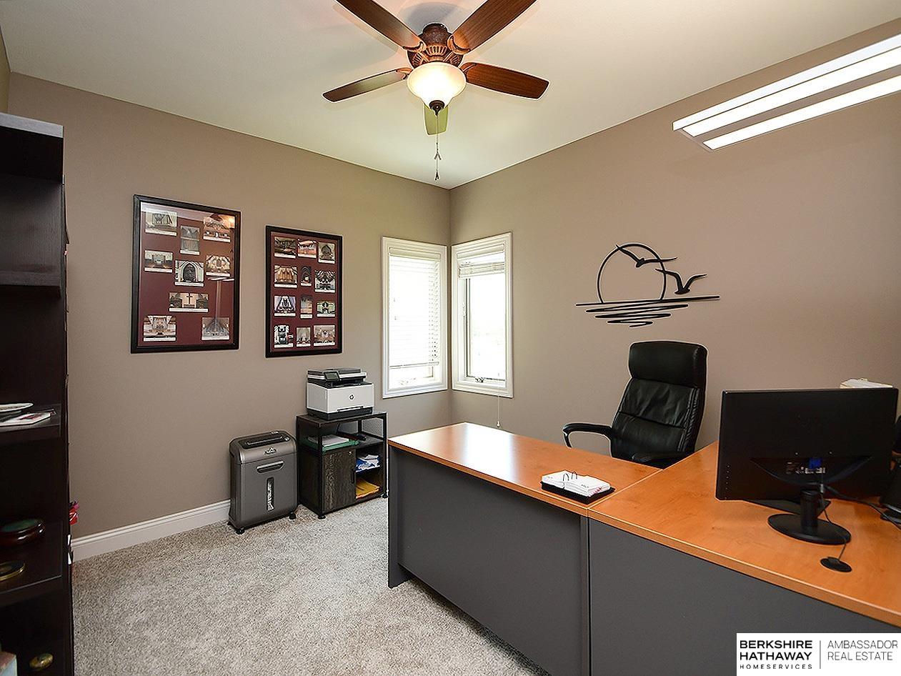 Bennington, Nebraska 68007, United States, 5 Bedrooms Bedrooms, ,5 BathroomsBathrooms,Residential,Pending,180300