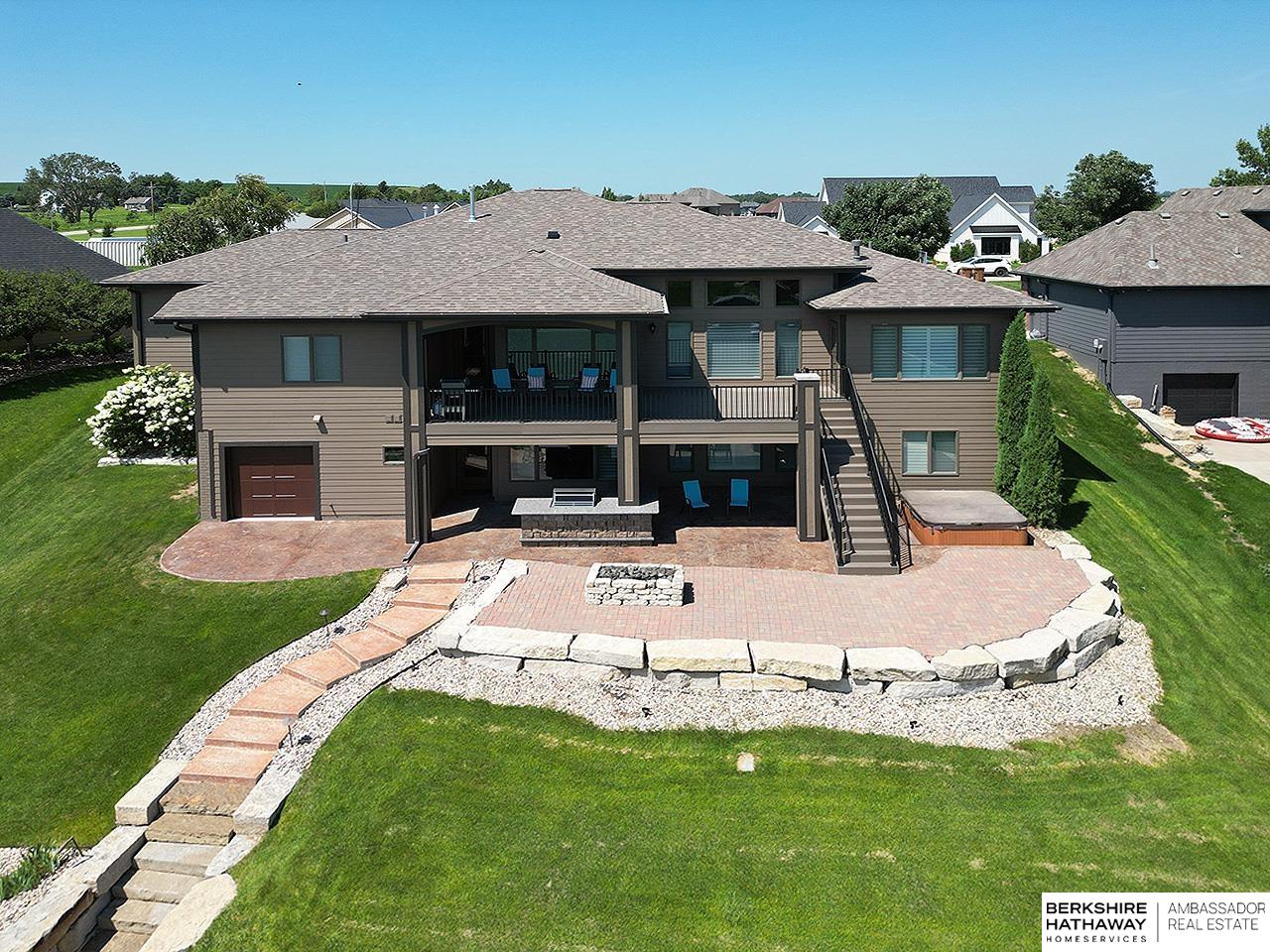 Bennington, Nebraska 68007, United States, 5 Bedrooms Bedrooms, ,5 BathroomsBathrooms,Residential,Pending,180300