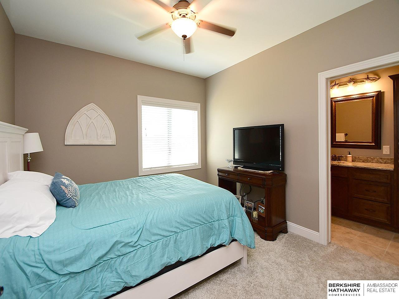 Bennington, Nebraska 68007, United States, 5 Bedrooms Bedrooms, ,5 BathroomsBathrooms,Residential,Pending,180300