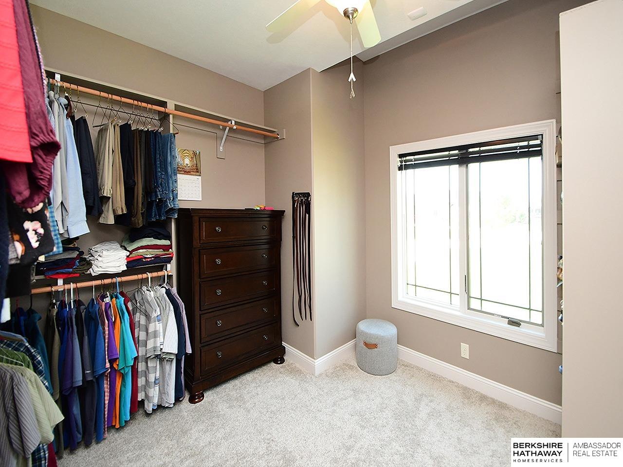 Bennington, Nebraska 68007, United States, 5 Bedrooms Bedrooms, ,5 BathroomsBathrooms,Residential,Pending,180300