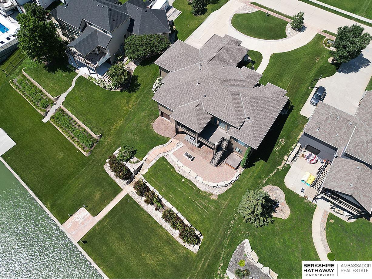 Bennington, Nebraska 68007, United States, 5 Bedrooms Bedrooms, ,5 BathroomsBathrooms,Residential,Pending,180300