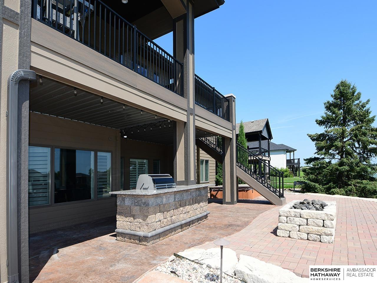 Bennington, Nebraska 68007, United States, 5 Bedrooms Bedrooms, ,5 BathroomsBathrooms,Residential,Pending,180300