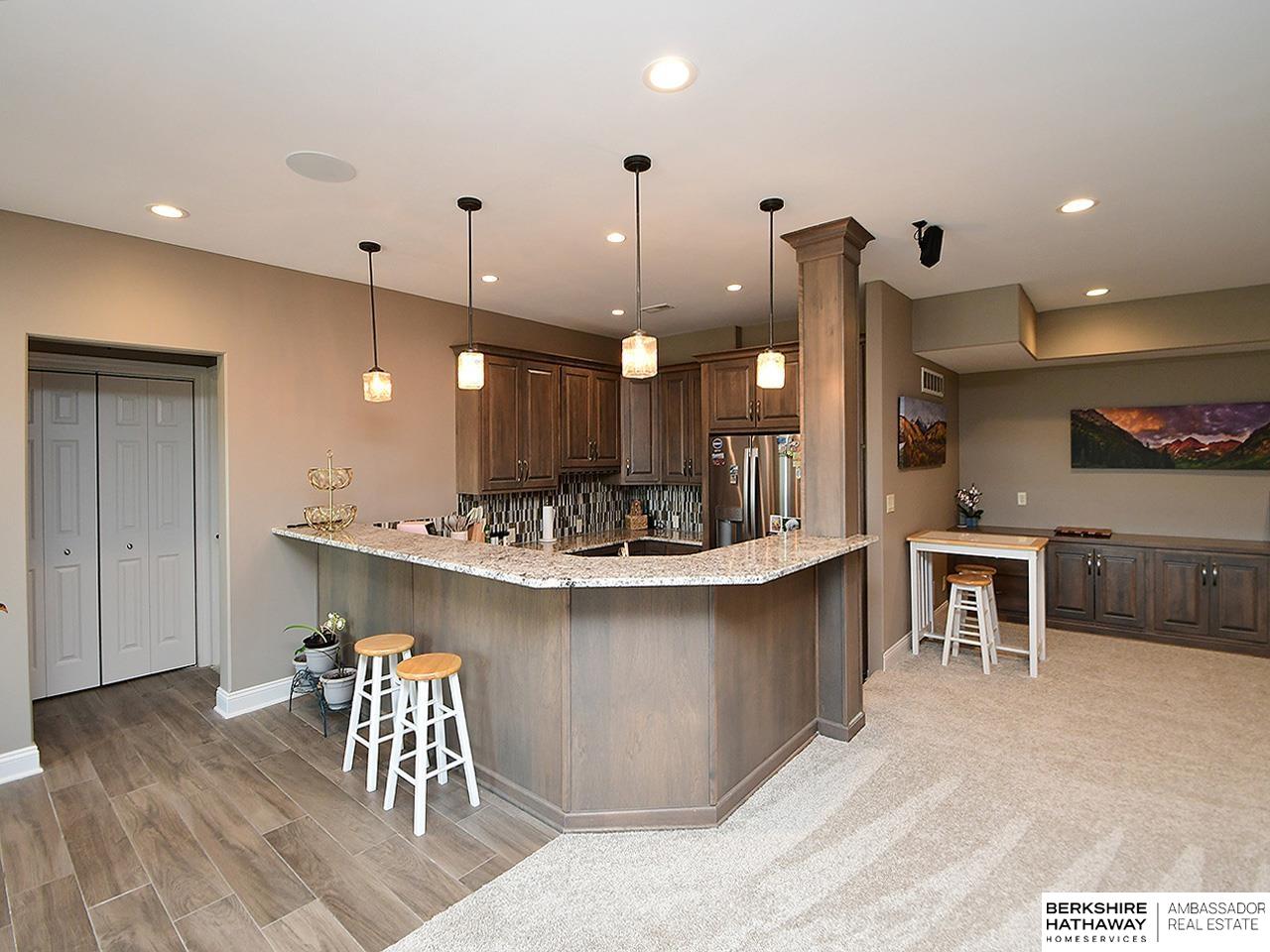 Bennington, Nebraska 68007, United States, 5 Bedrooms Bedrooms, ,5 BathroomsBathrooms,Residential,Pending,180300