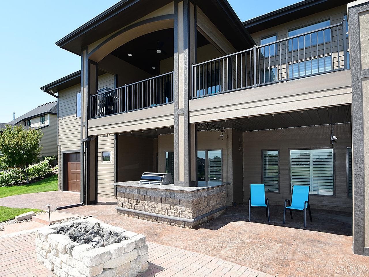 Bennington, Nebraska 68007, United States, 5 Bedrooms Bedrooms, ,5 BathroomsBathrooms,Residential,Pending,180300